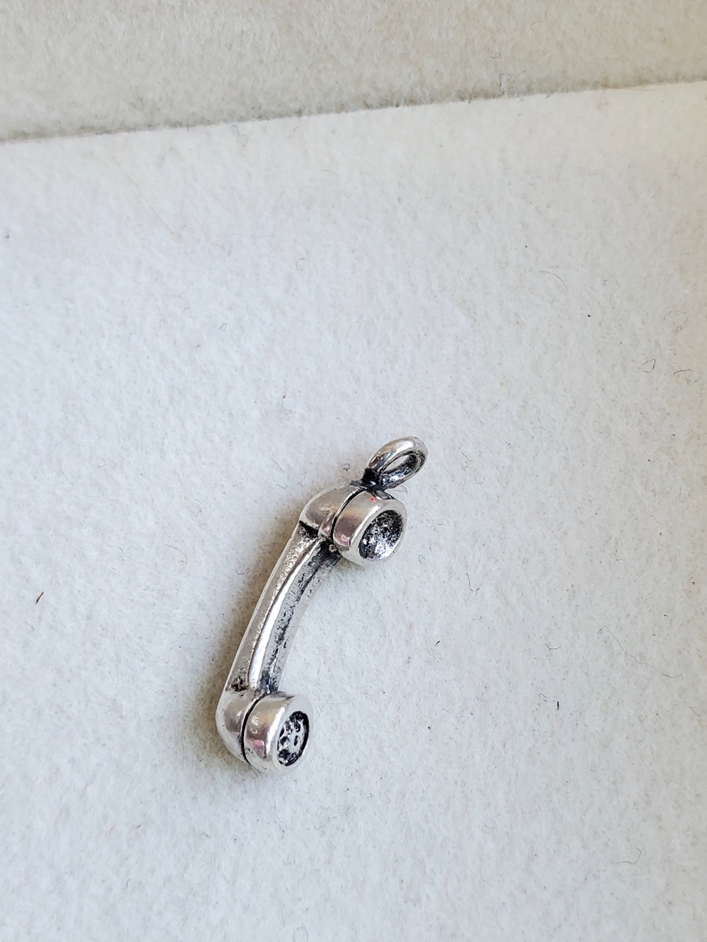 Sterling Silver Telephone Handset Pendant - 1.40 g